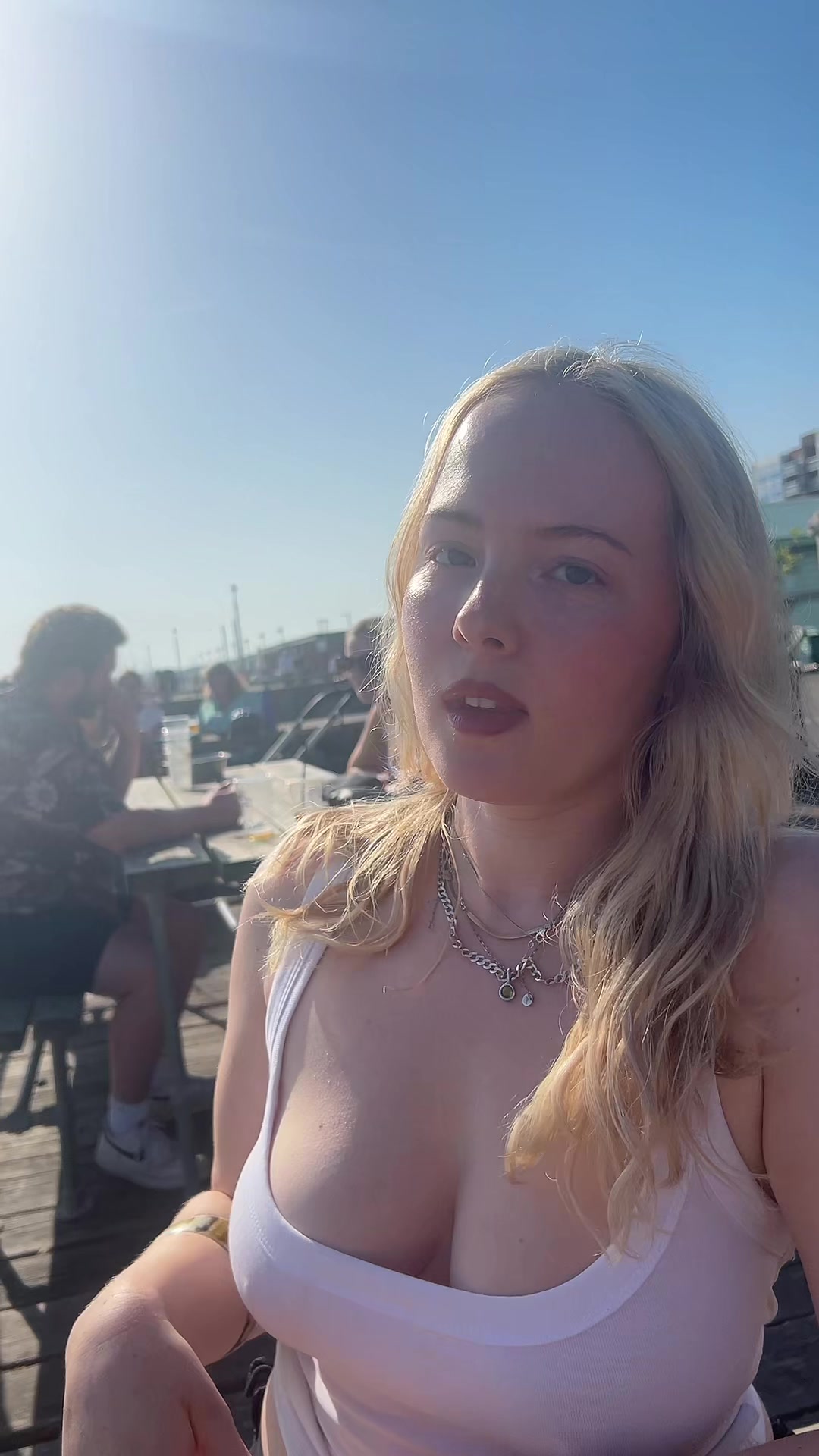 @Ella