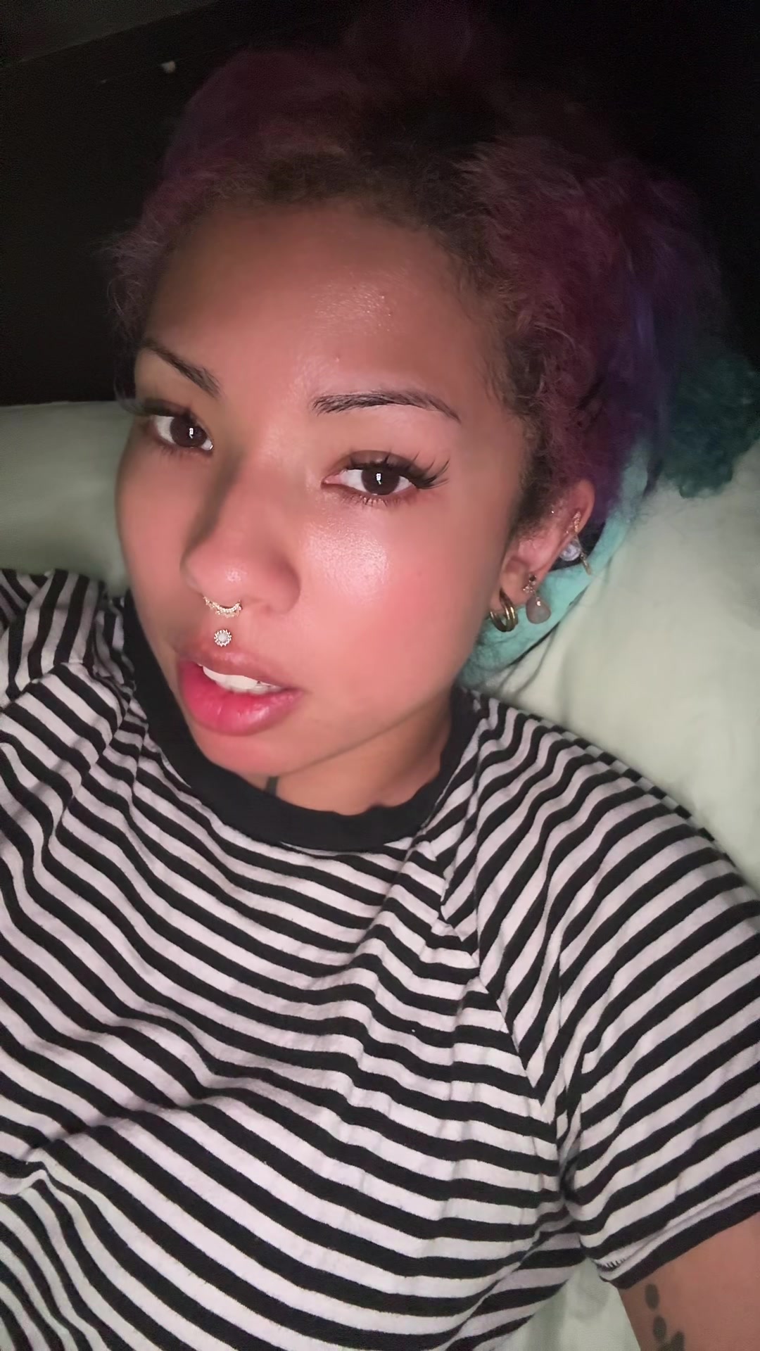 @thegirlinurphone