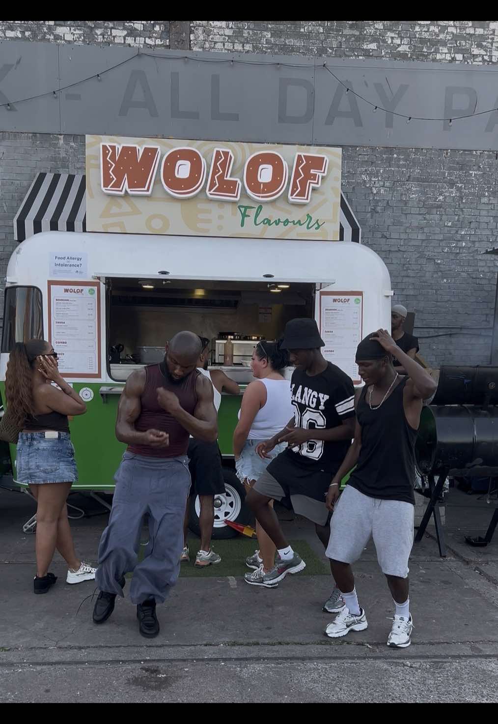 @I can&rsquo;t stop eating & dancing