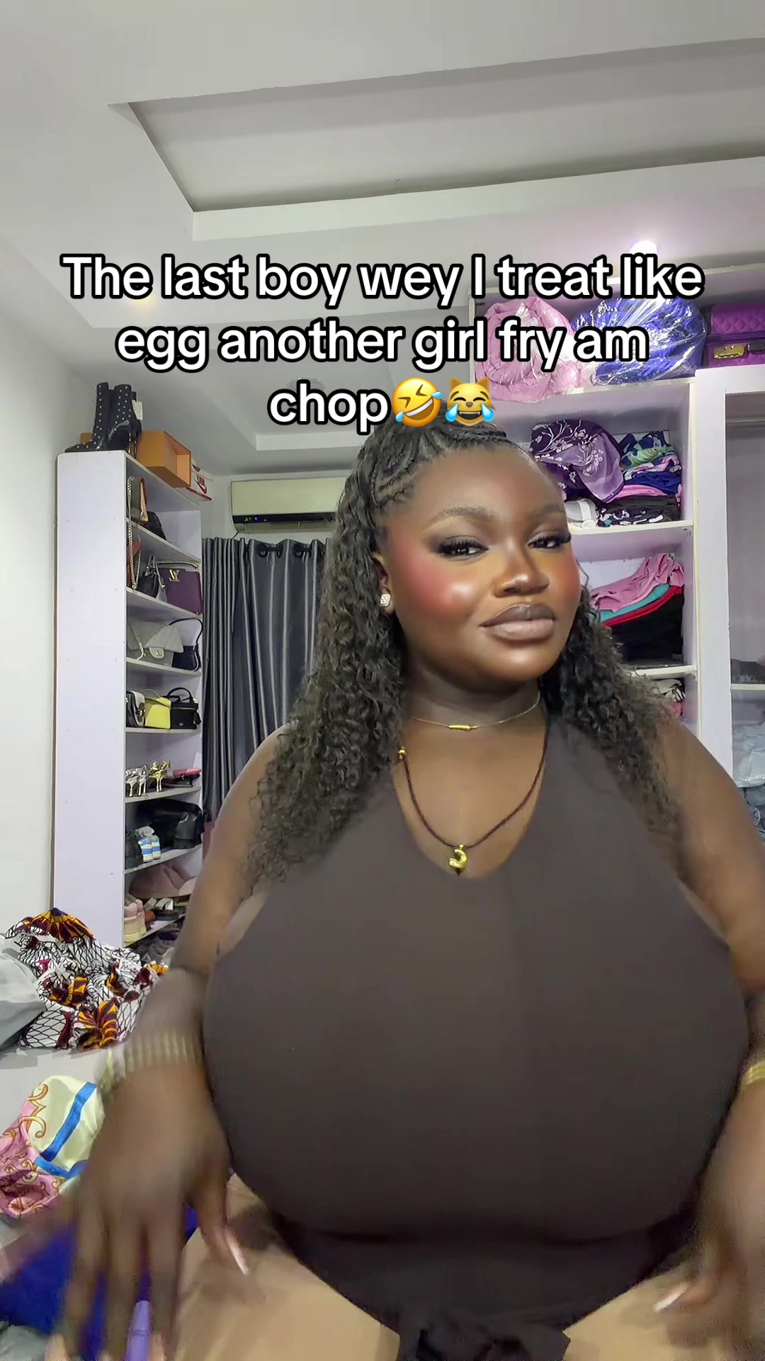 @👾