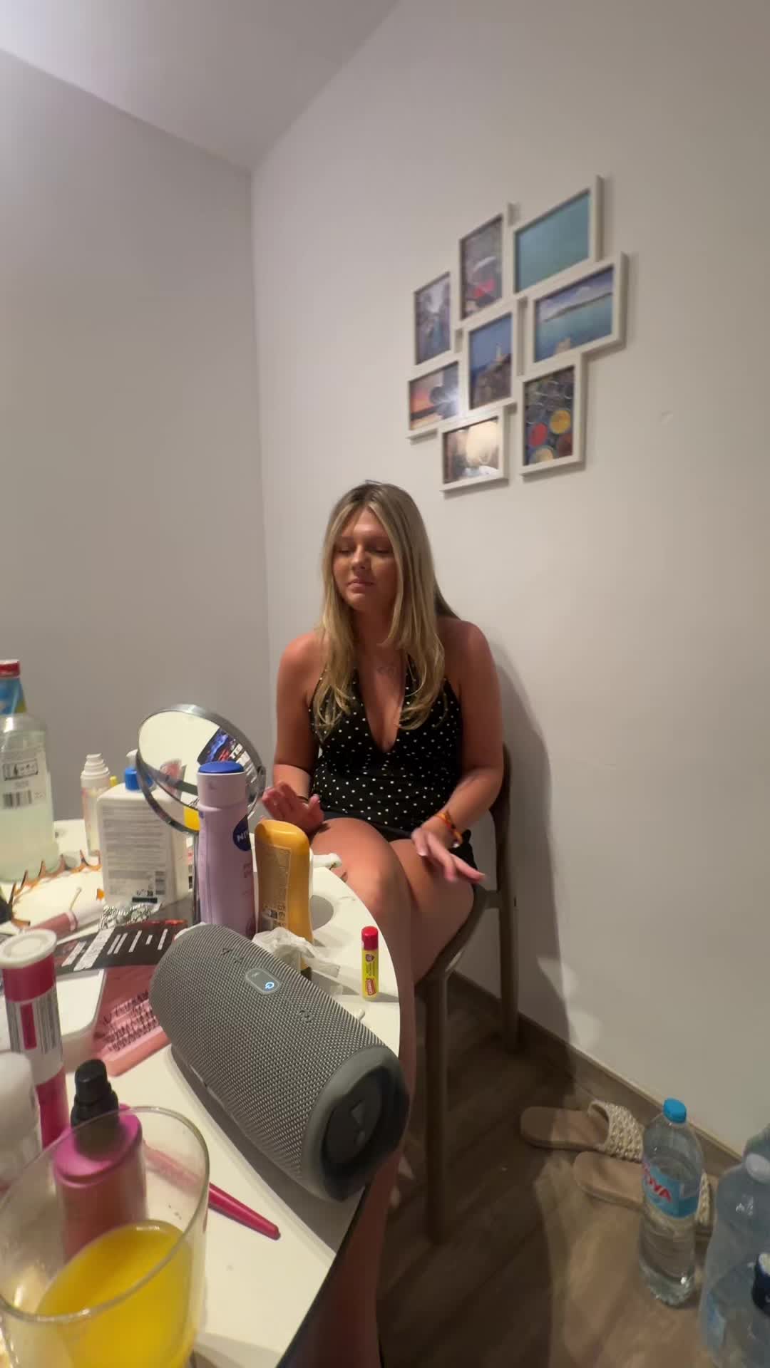 @Nellieee