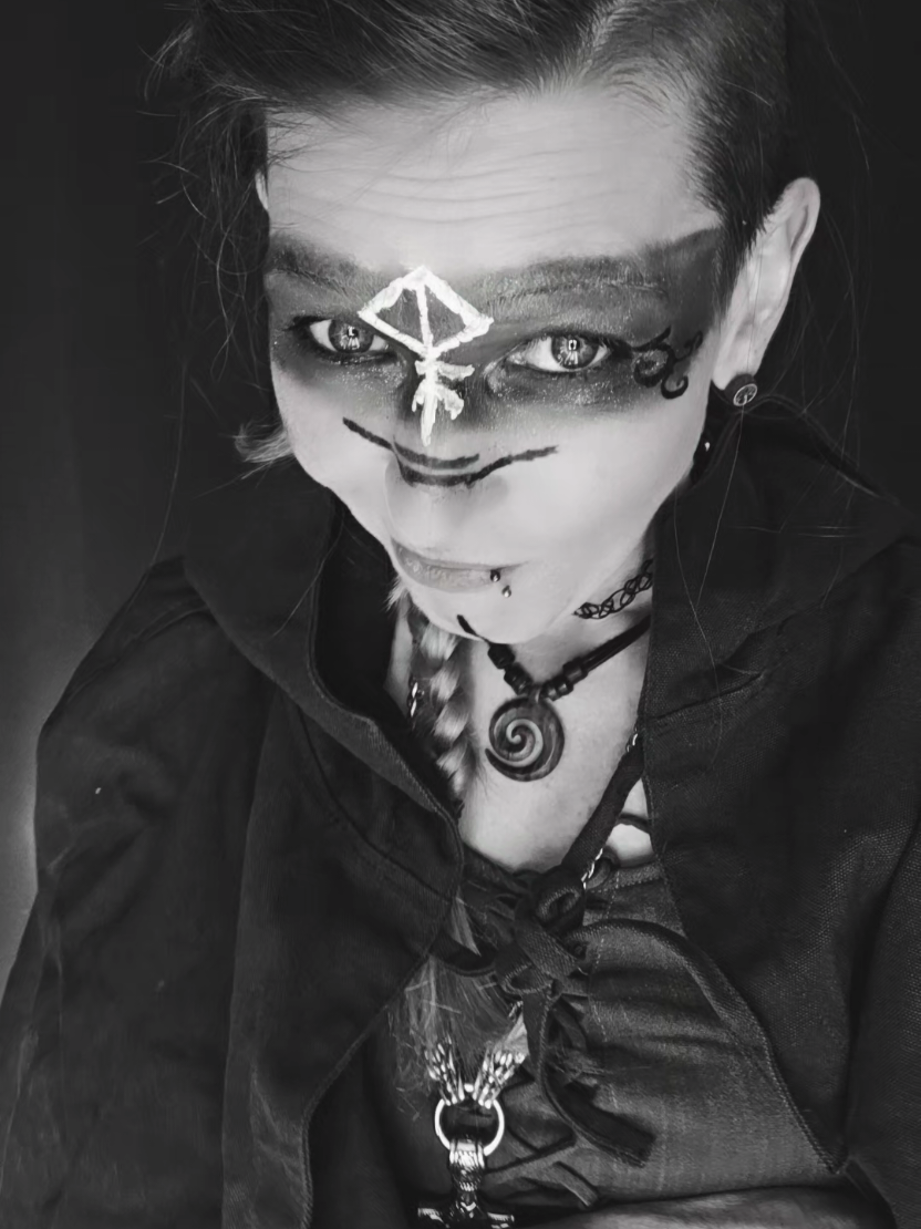 @BrOKen_Foxie