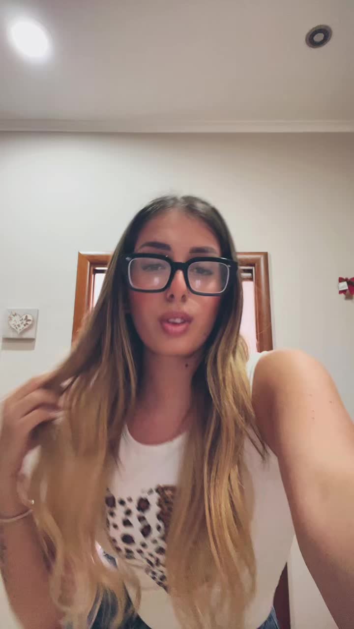 @𝑬