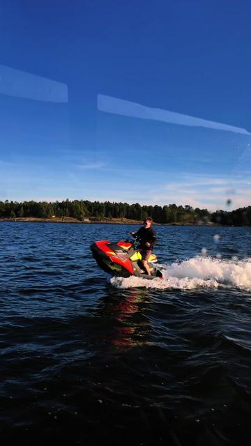 @LohiboiMedia