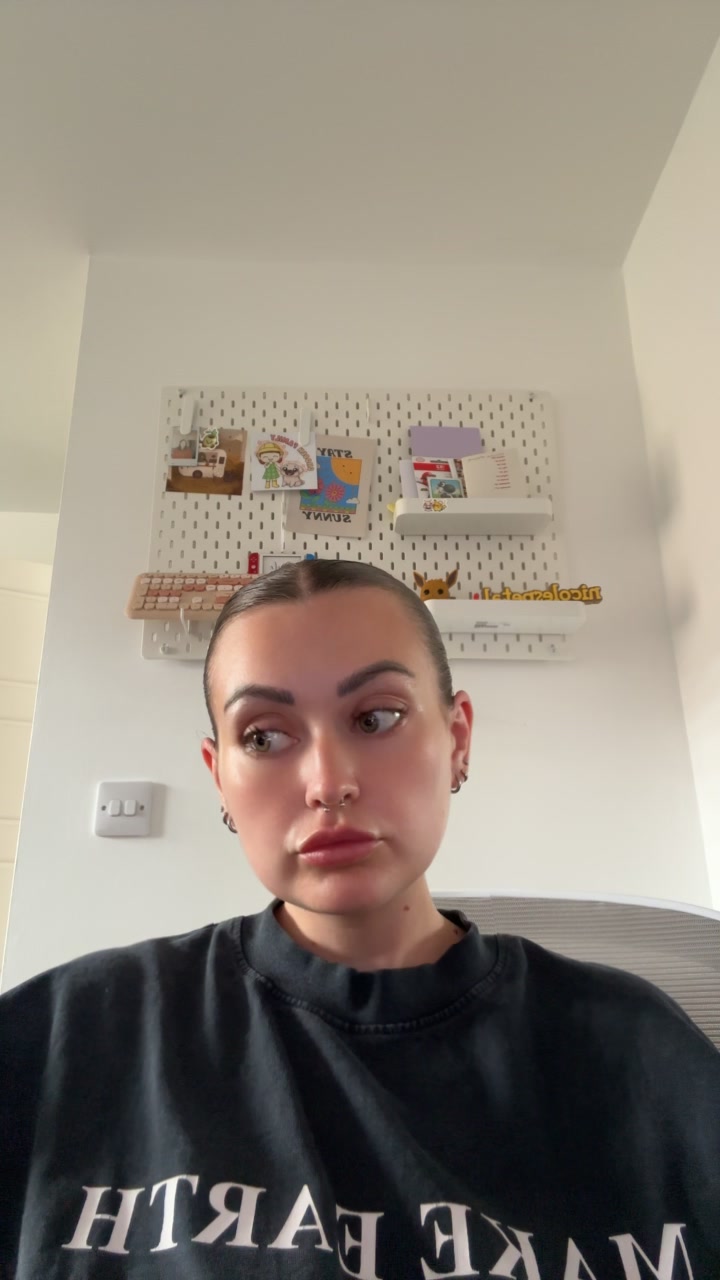 @nicolethepostie💋