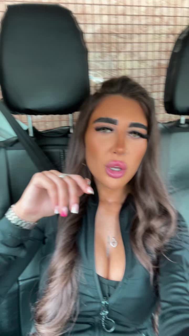 @Isabelleyoungxo