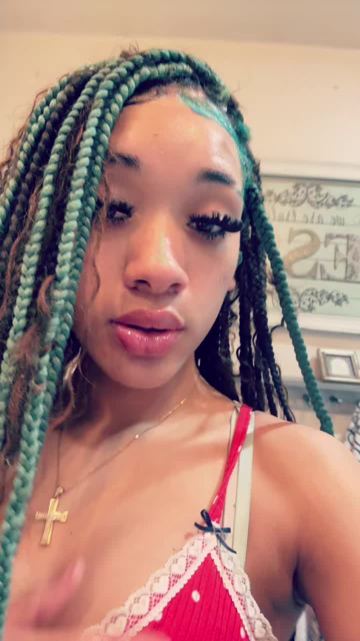 @𝒮𝑒𝒸𝓇𝑒𝓉𝓁𝒾𝒻𝑒𝑜𝒻_𝑒𝓂