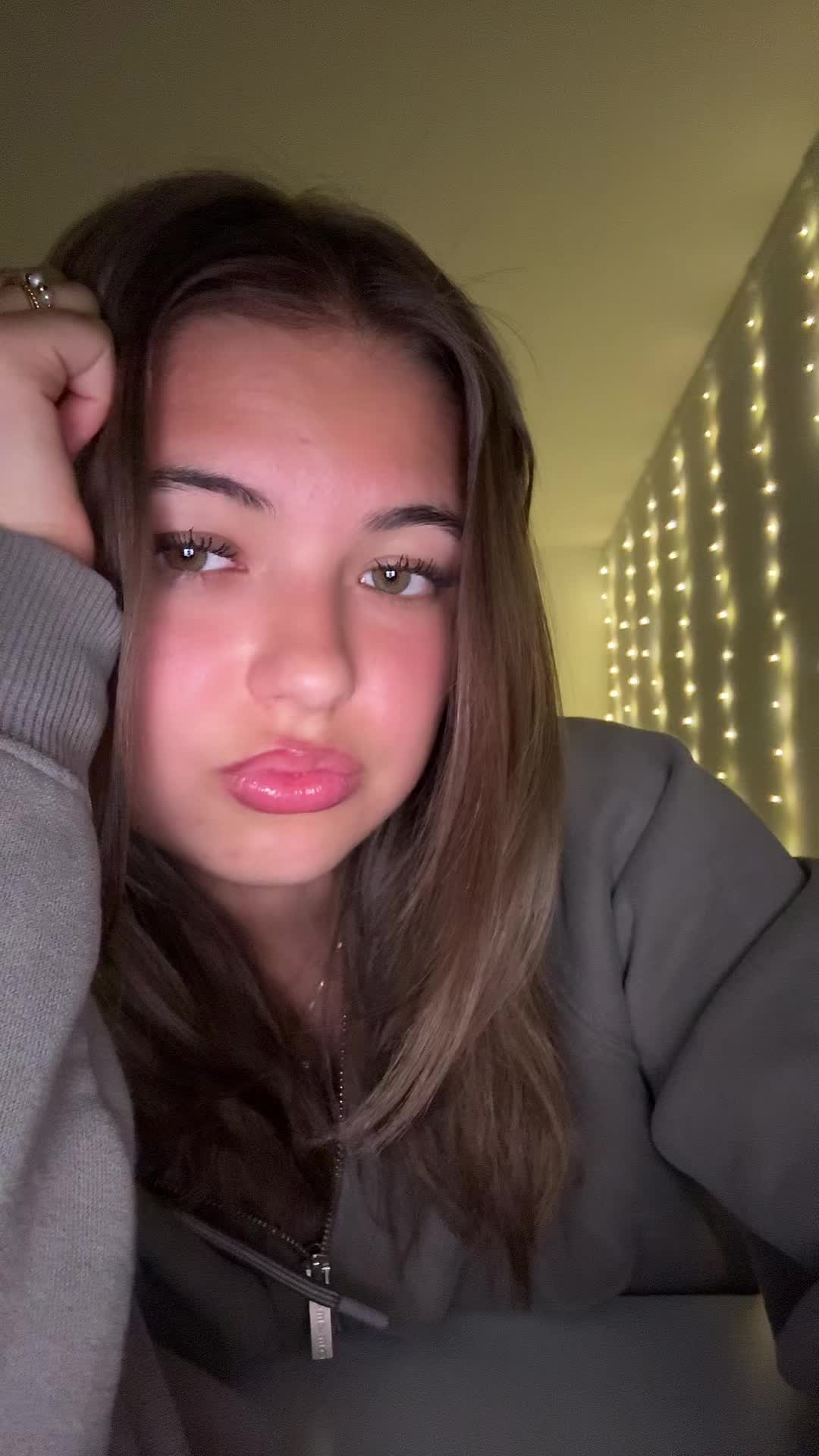 @𝐶𝑎𝑡ℎ𝑙𝑦𝑛