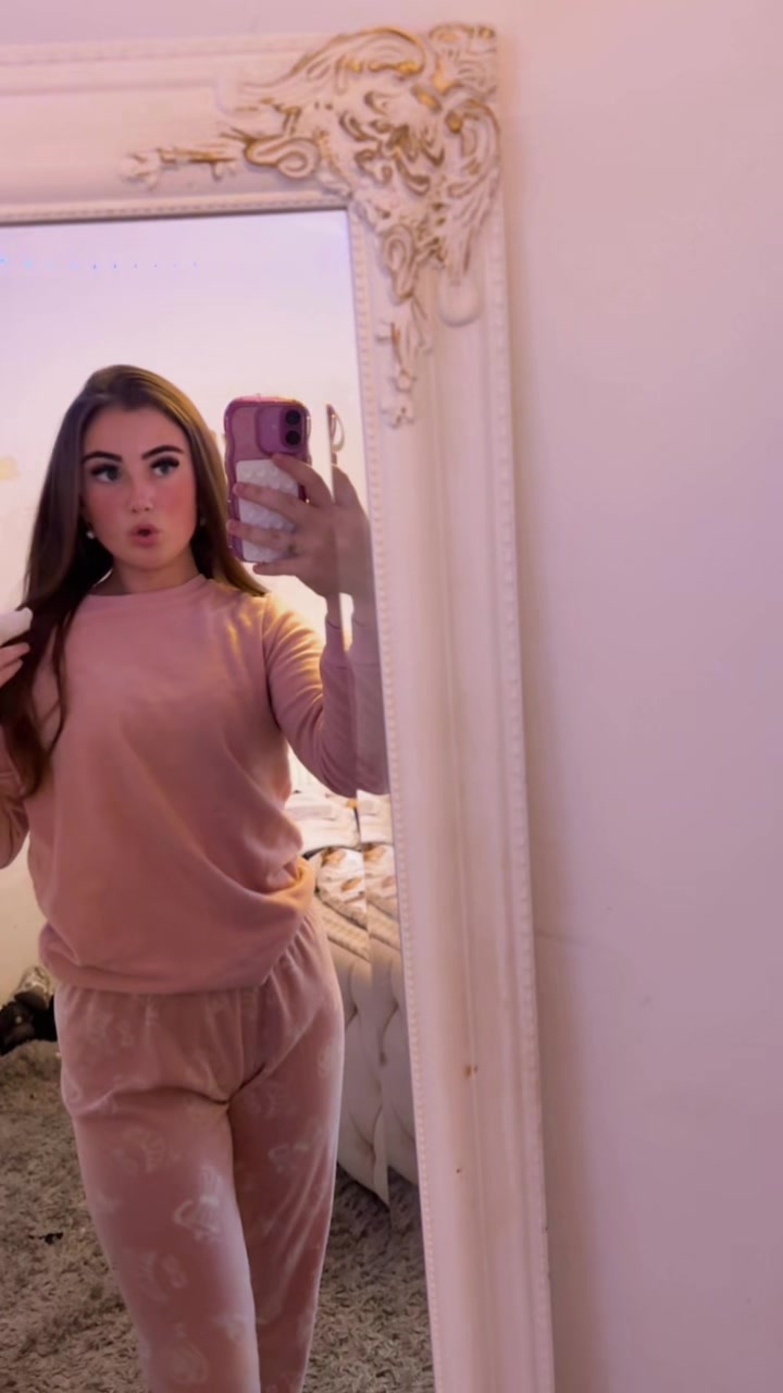 @𝒦𝒶𝓎𝓁𝒶𝓂𝓊𝓇𝓇𝒶𝓎👸🏽😚