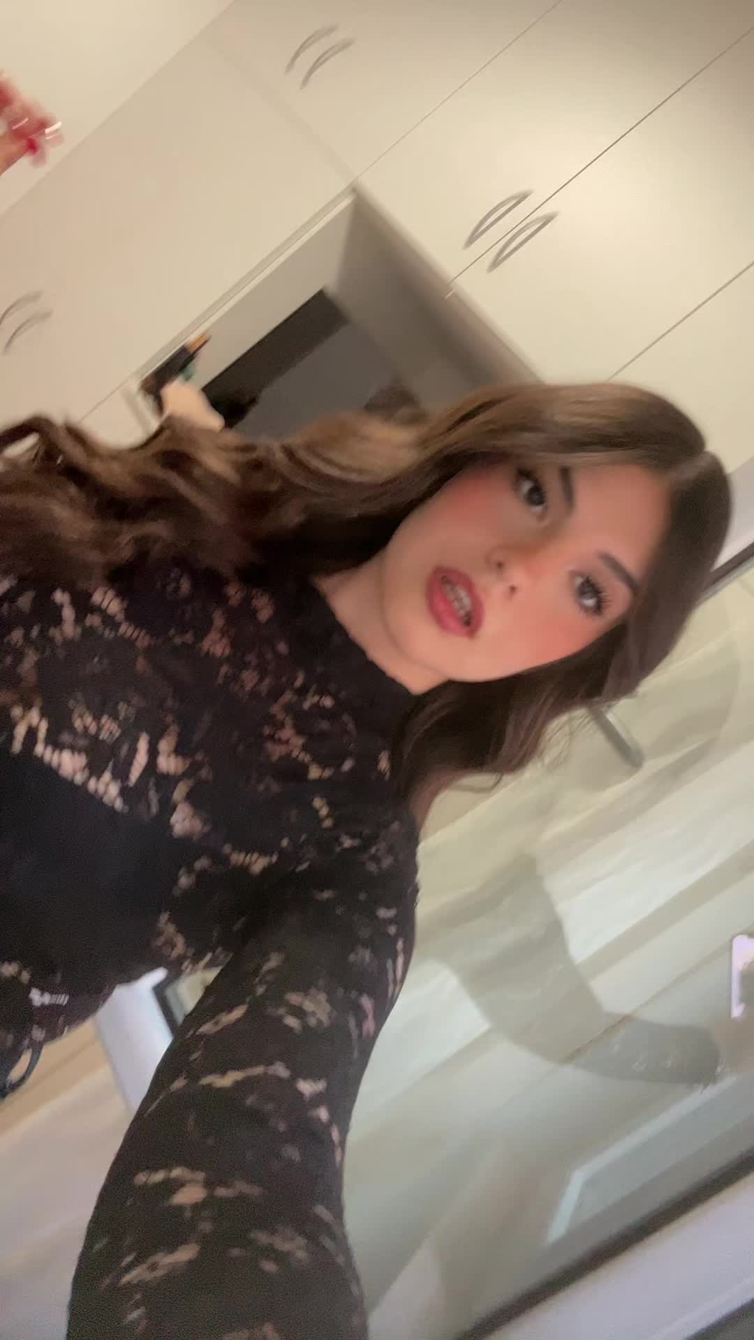 @elenabuzii