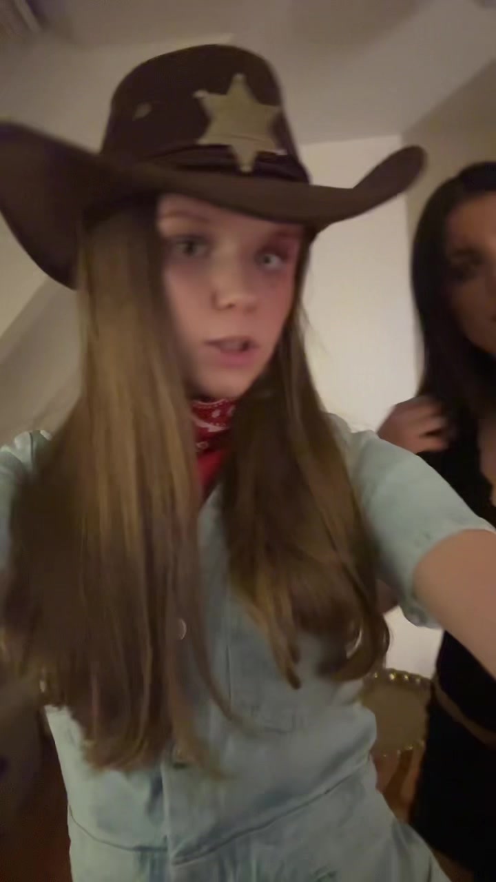 @isabella