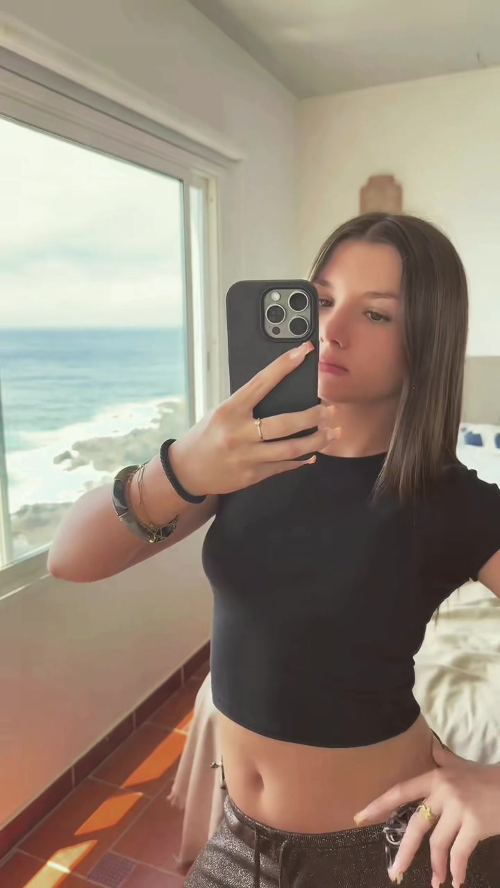 @𝗲𝗺𝘆