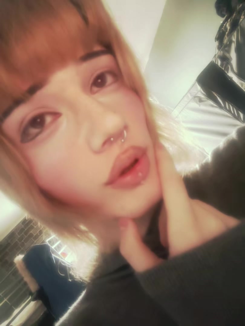 @・𝓒𝓺𝓫𝓮𝓻𝓯𝓪𝓬𝓮・