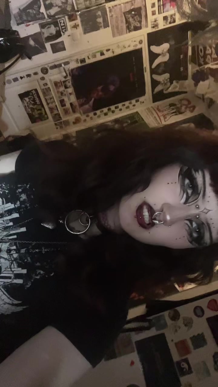 @elvira