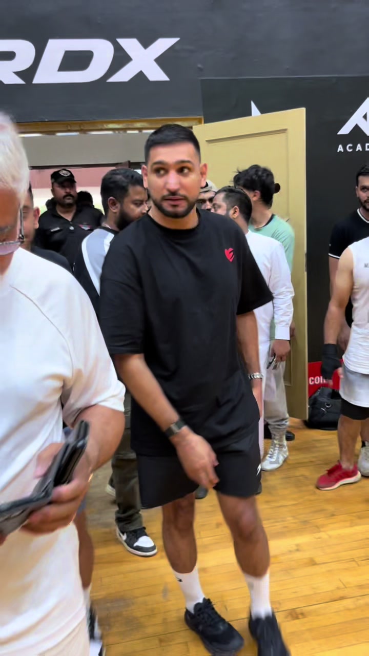 @Amir khan boxer ๐