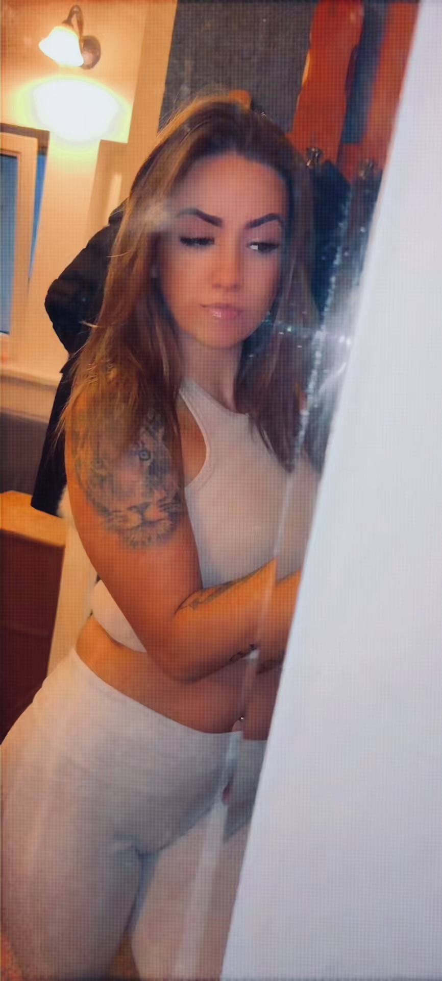 @𝒩