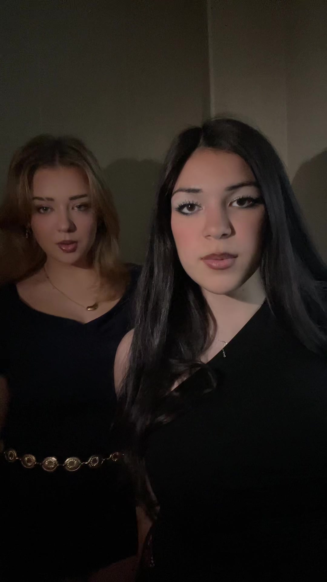 @isabella