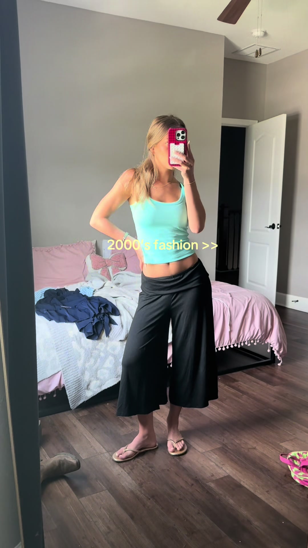 @shopchloemhollis