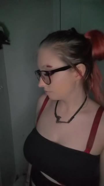 @Squishyybunnyy