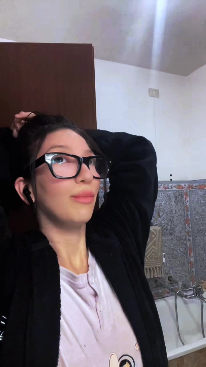 @SharonSenis96