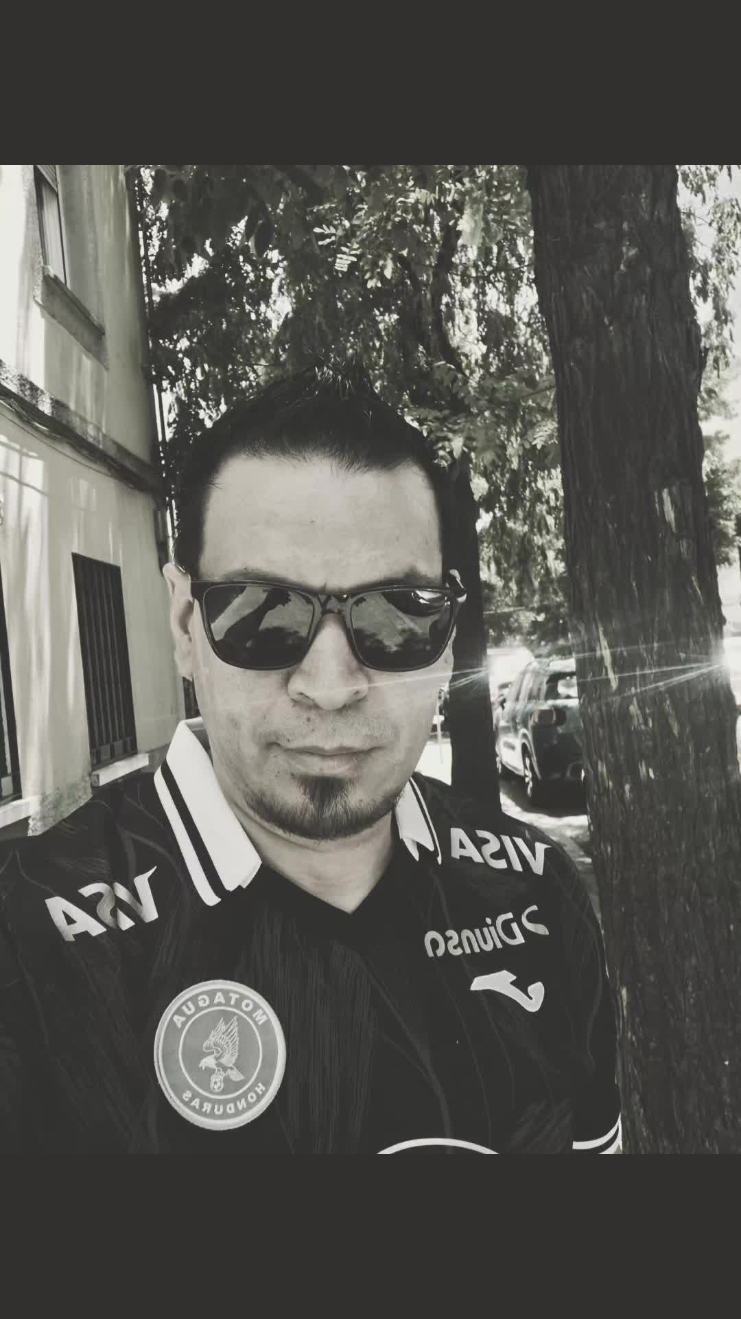 @Richard 🏴&zwj;☠️🖤🖤🤘
