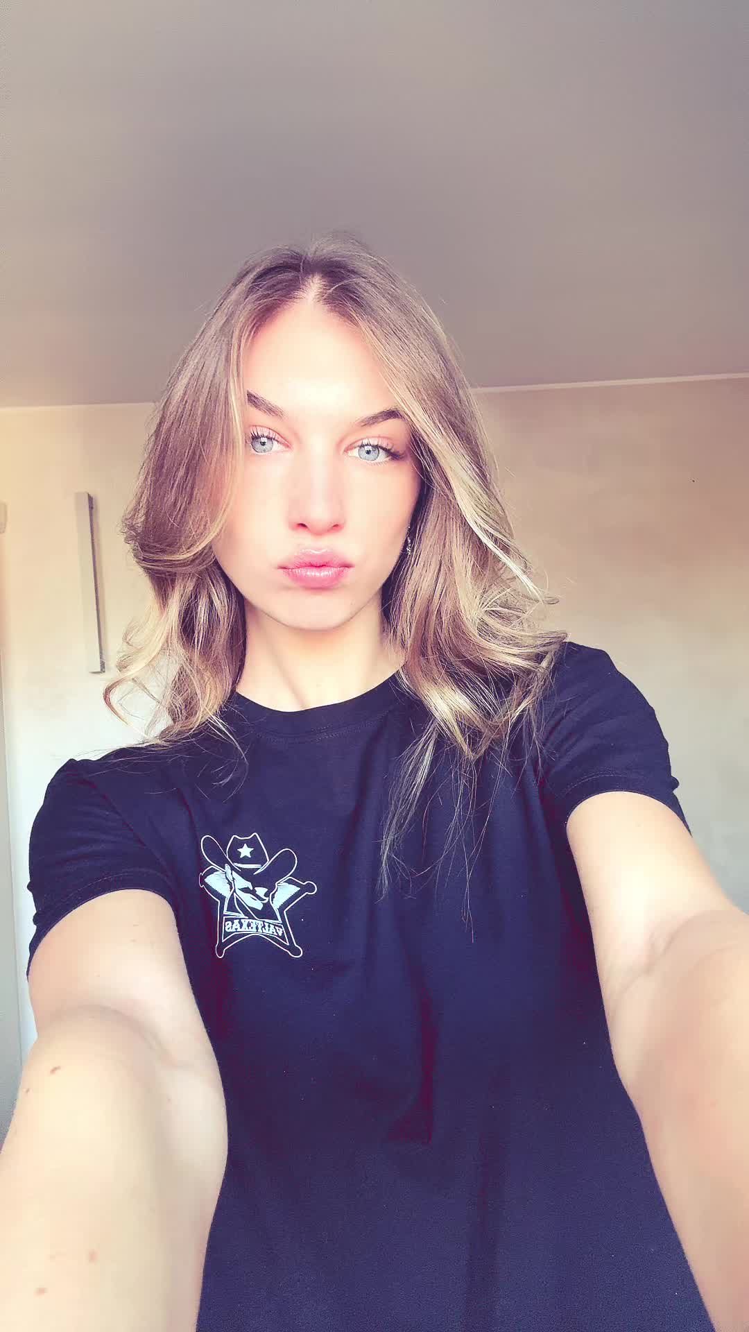 @𝓐melia
