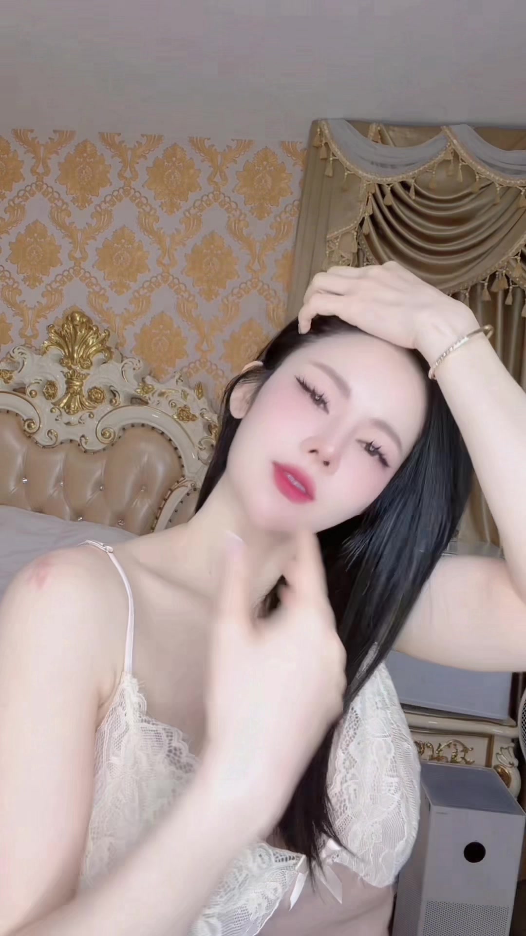 @นุกนิก ชอป