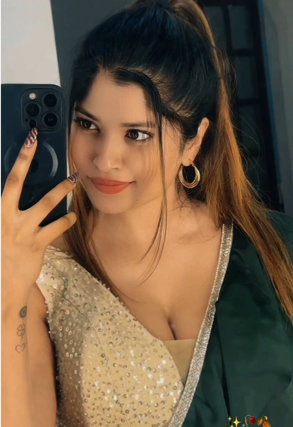 @ROOSARA / රූසරා  🤍