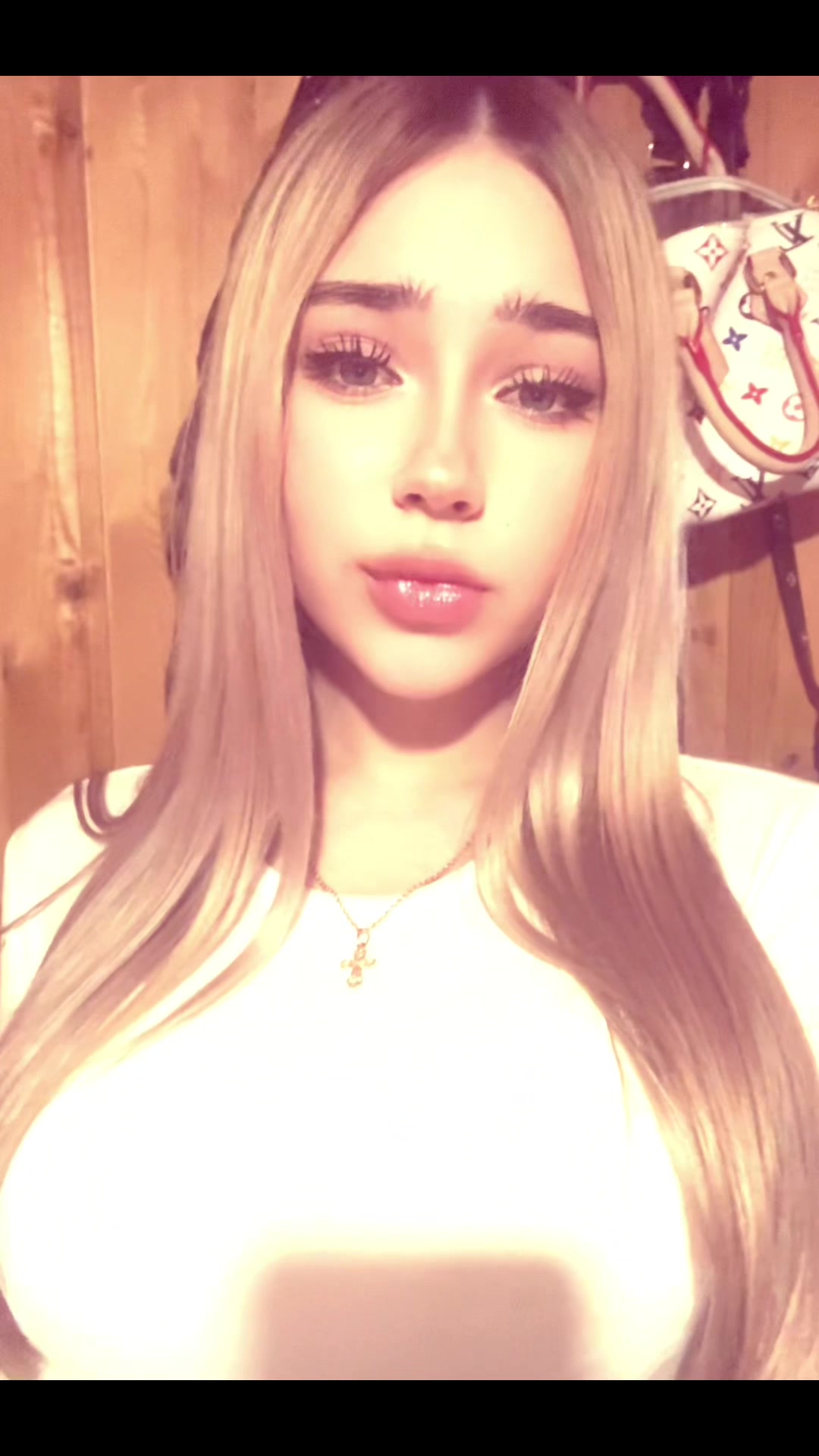 @ника бледная