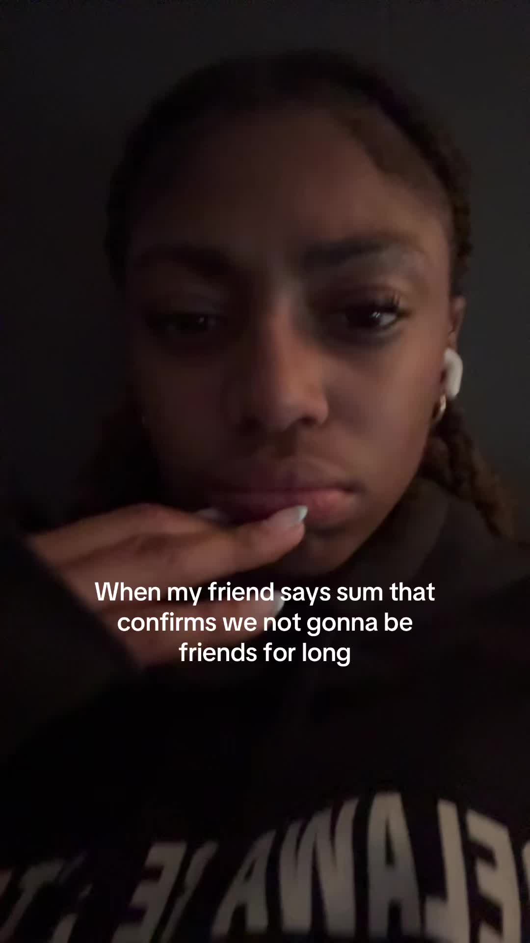 @shaniya ᥫ᭡.
