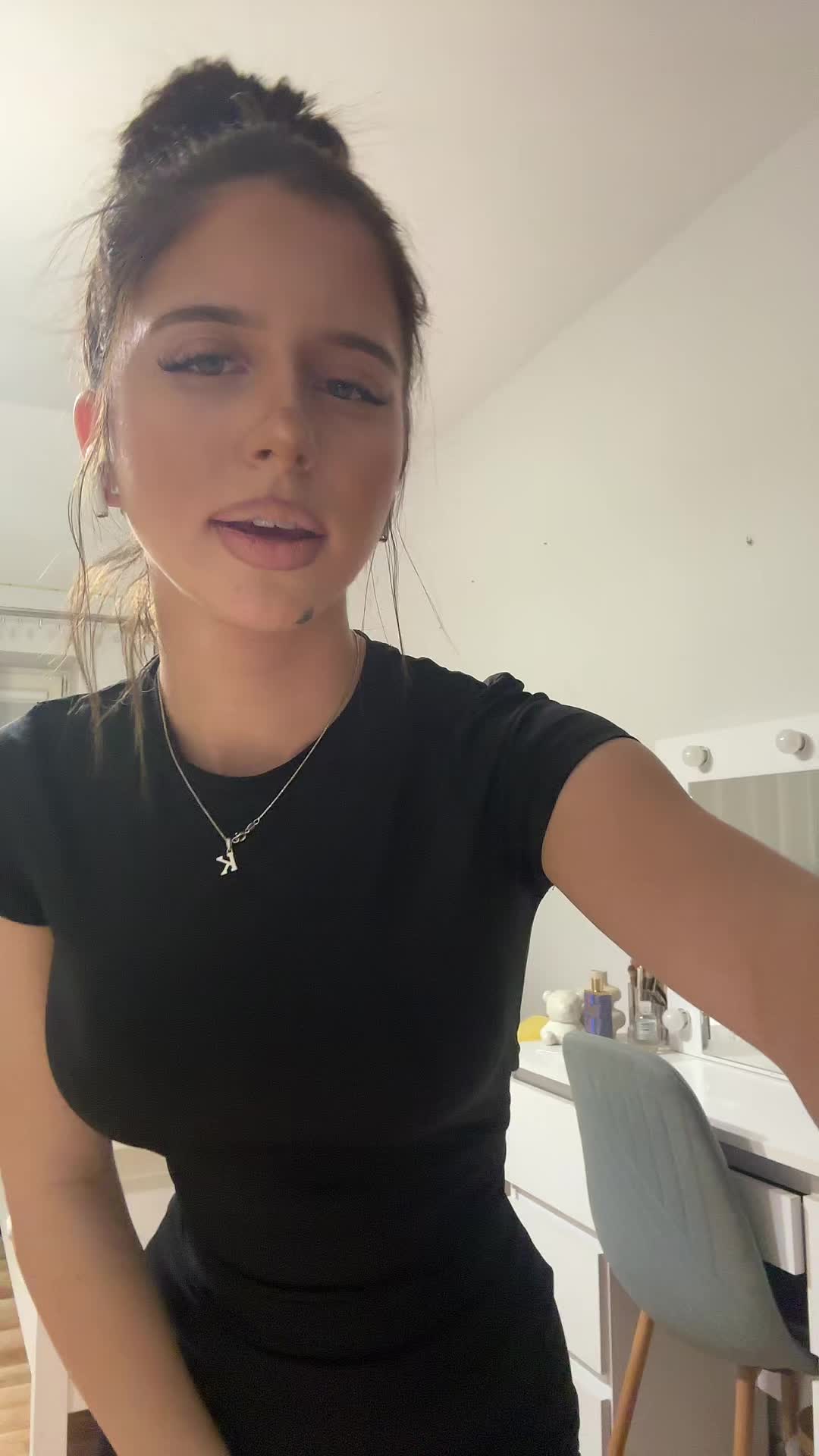 @_.kamilciaa.e