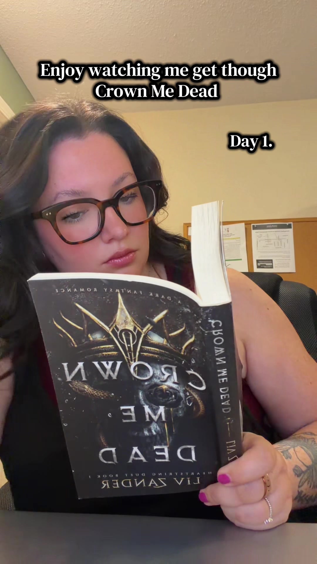 @Danielle Reads 📚☕️ 🧸