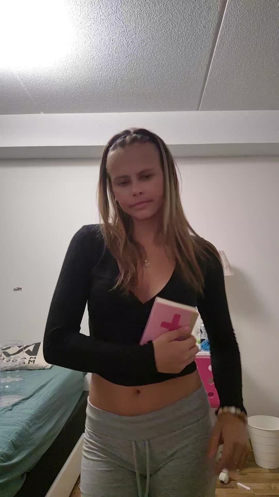 @𝒜𝒹𝒶𝓂𝒾𝓃𝒶🤍