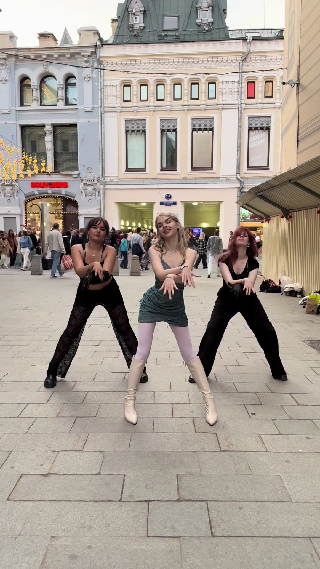 @Dollhouse team