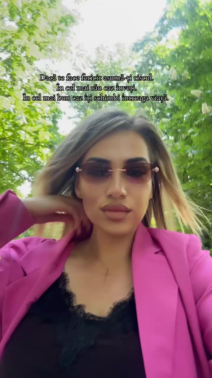 @Larisa Maria