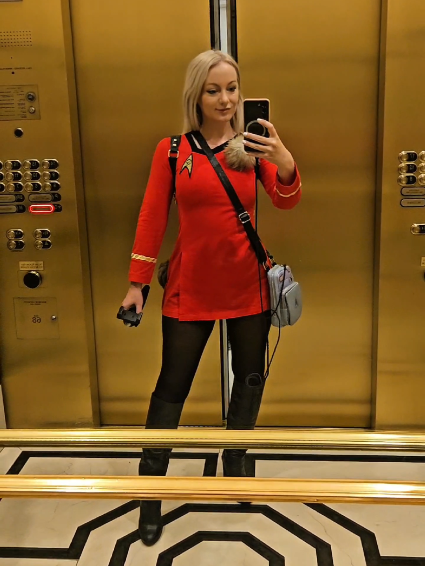 @ItsChloeHill🖖