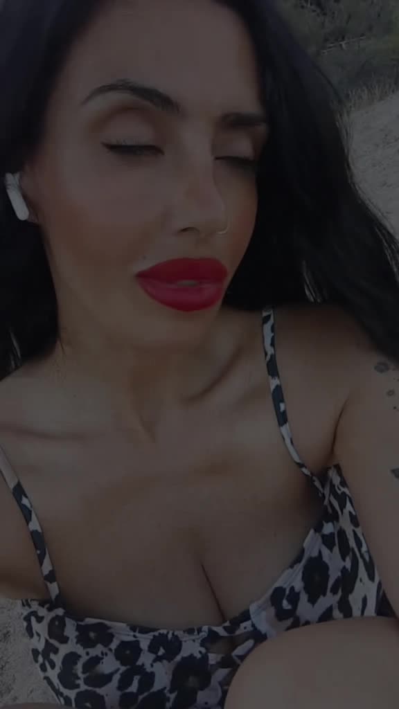 @Esmeralda