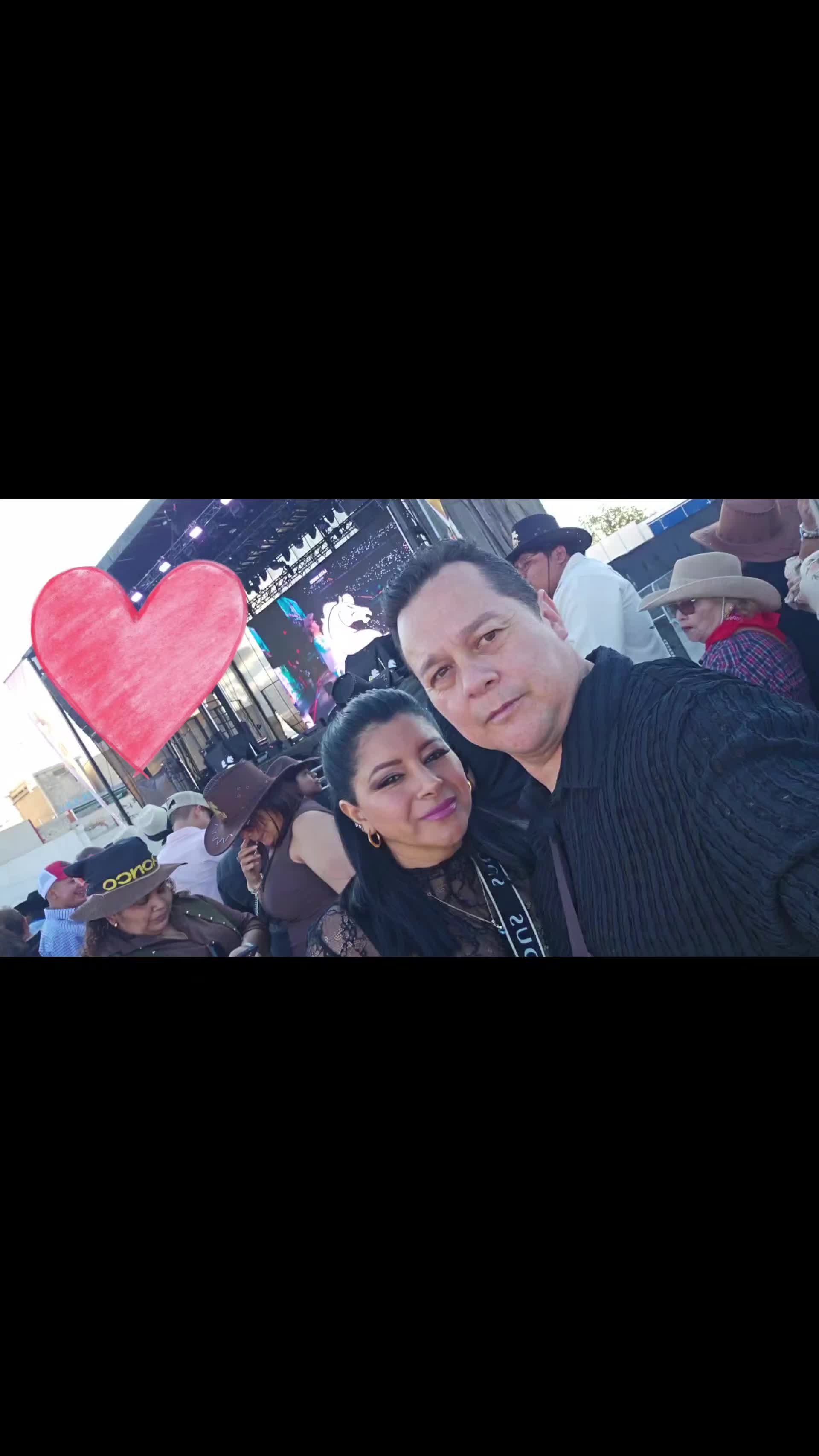 @Junior Saravia419