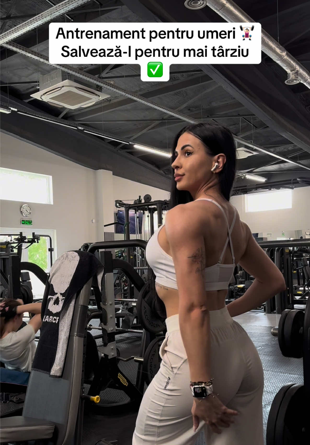 @LoredanaX