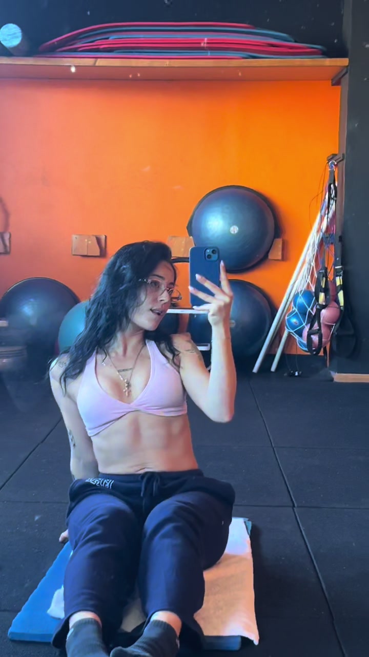 @Elena🍒