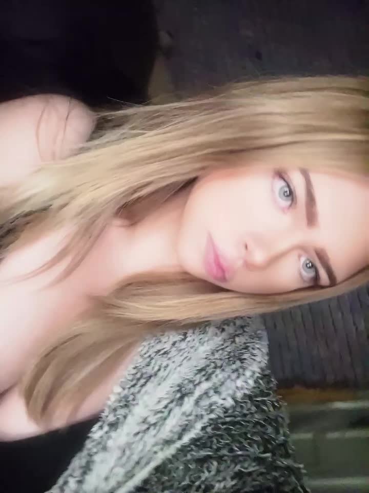 @🪽👱♀️