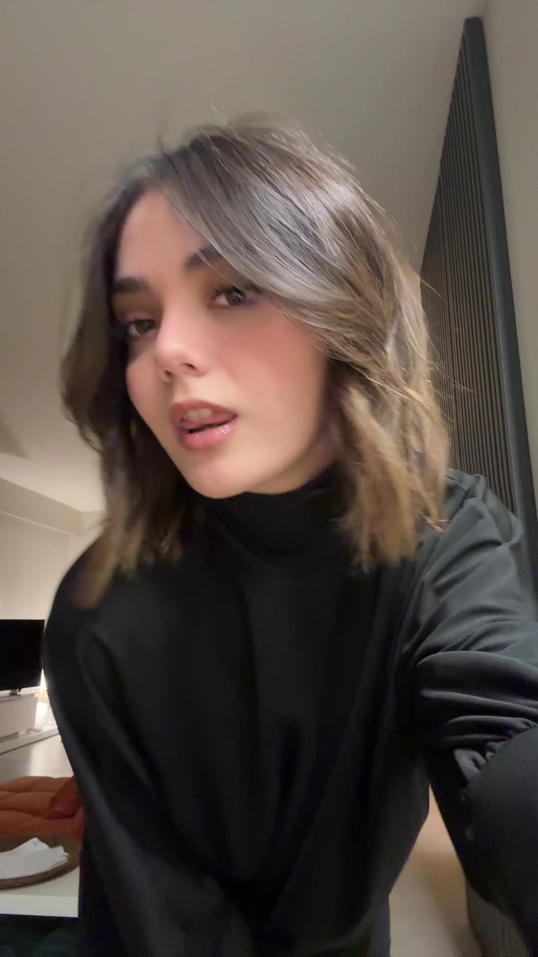@𝑎𝑚𝑦🌚