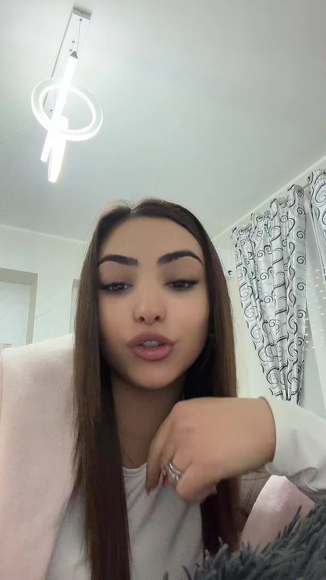 @𝓛.