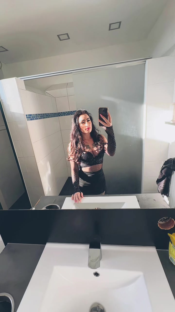 @🌺🌸Mrs Viktória🌸🌺