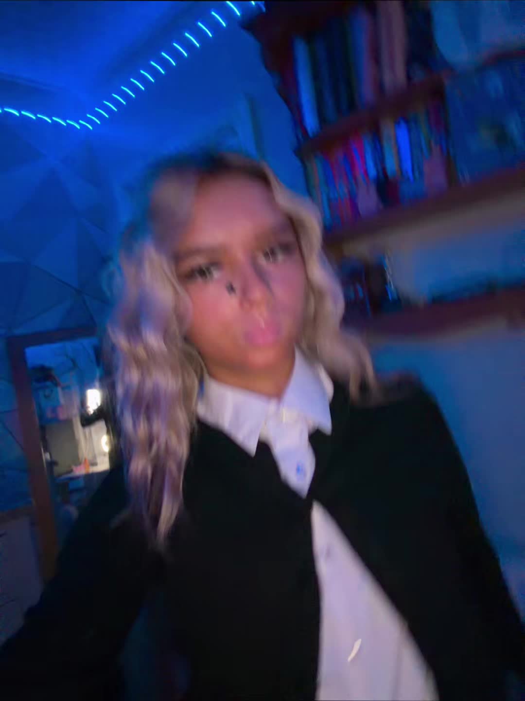 @𝐄𝐦𝐢𝐥𝐲 🤍