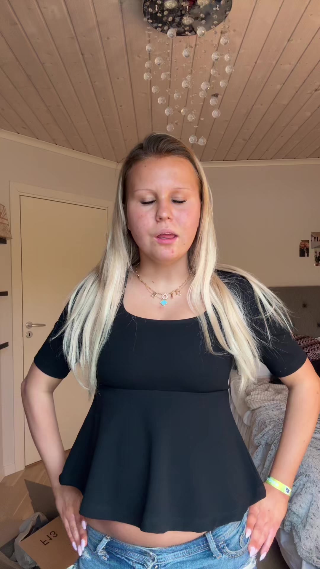 @Holly🛍️🥥🥂