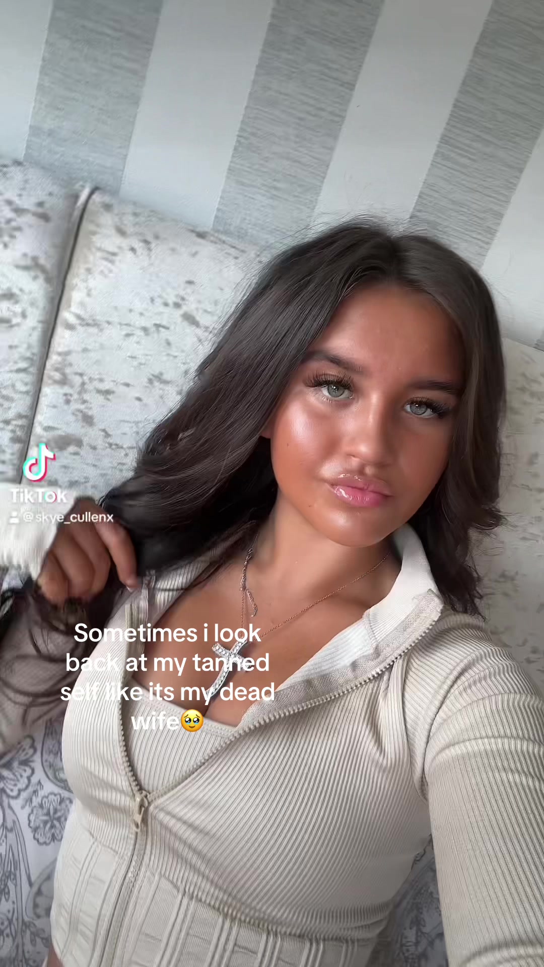 @𝒮𝓀𝓎𝑒𝐿𝑜𝓊𝒾𝓈𝑒 ☁️