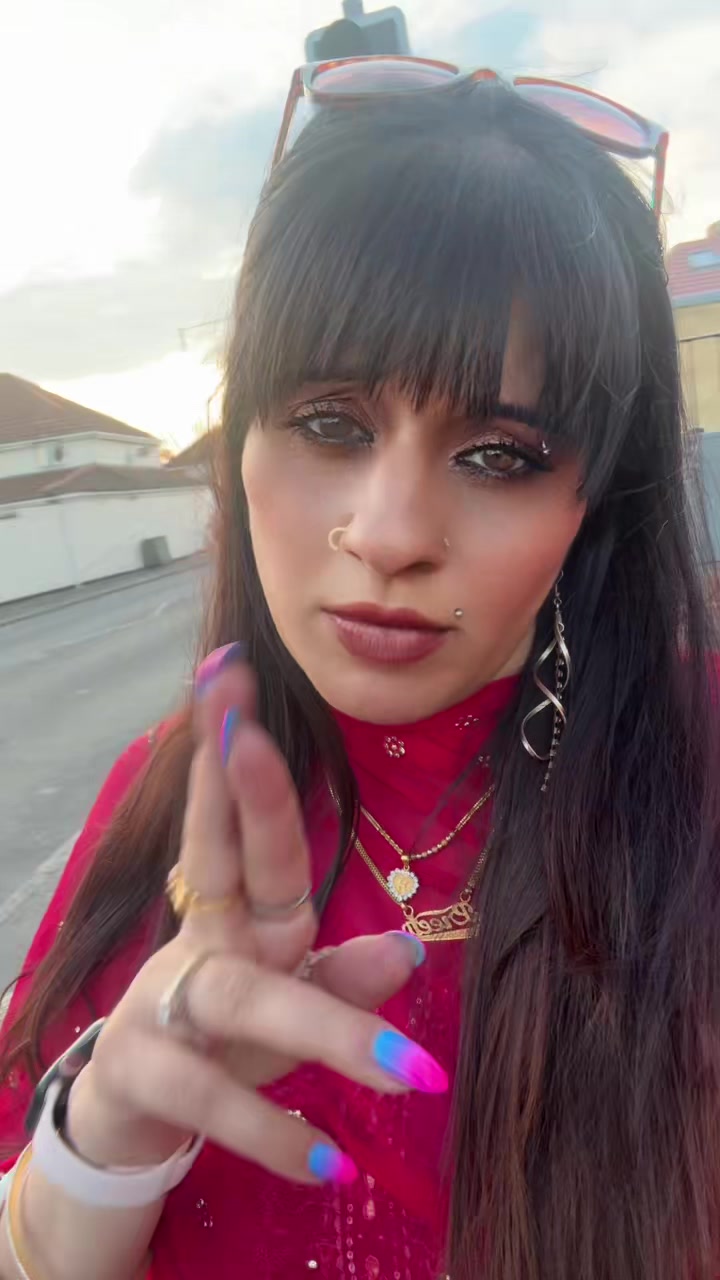 @ⁱᵐ͟͟͞͞☞🇬🇧𝕌𝕂 𝕊𝕙𝕖𝕣𝕟𝕚🐅
