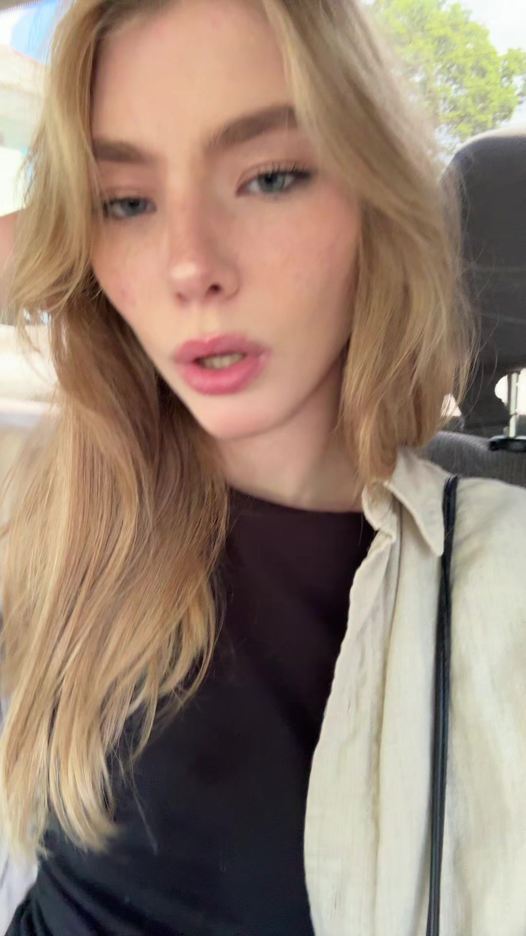 @🦢