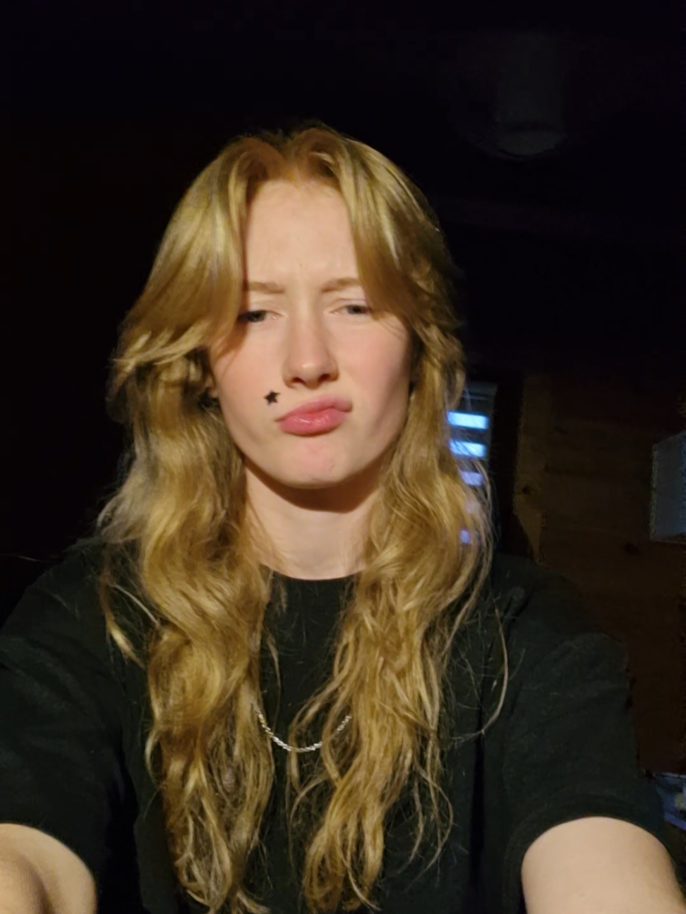 @Vick𖣂